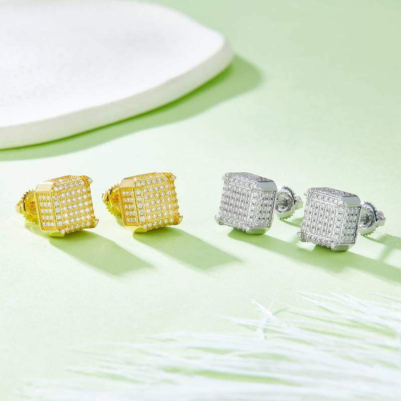 方形侧镶S925银耳钉带螺纹莫桑钻厘石D级1.08CT